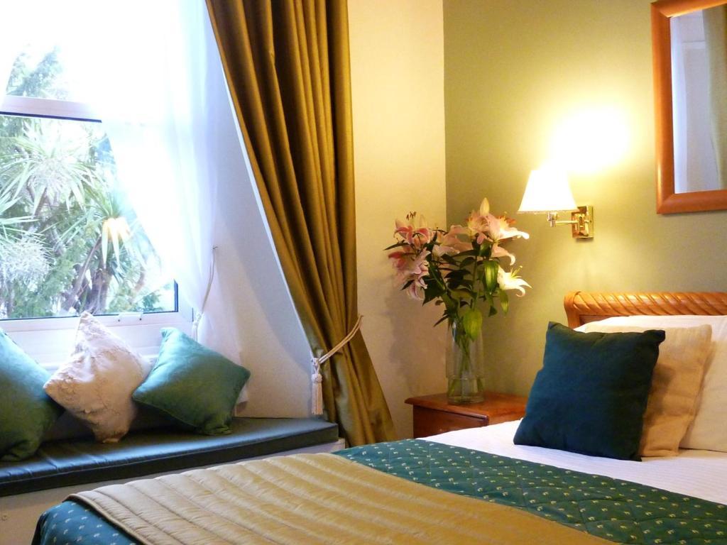 The Iona Hotel Torquay Room photo